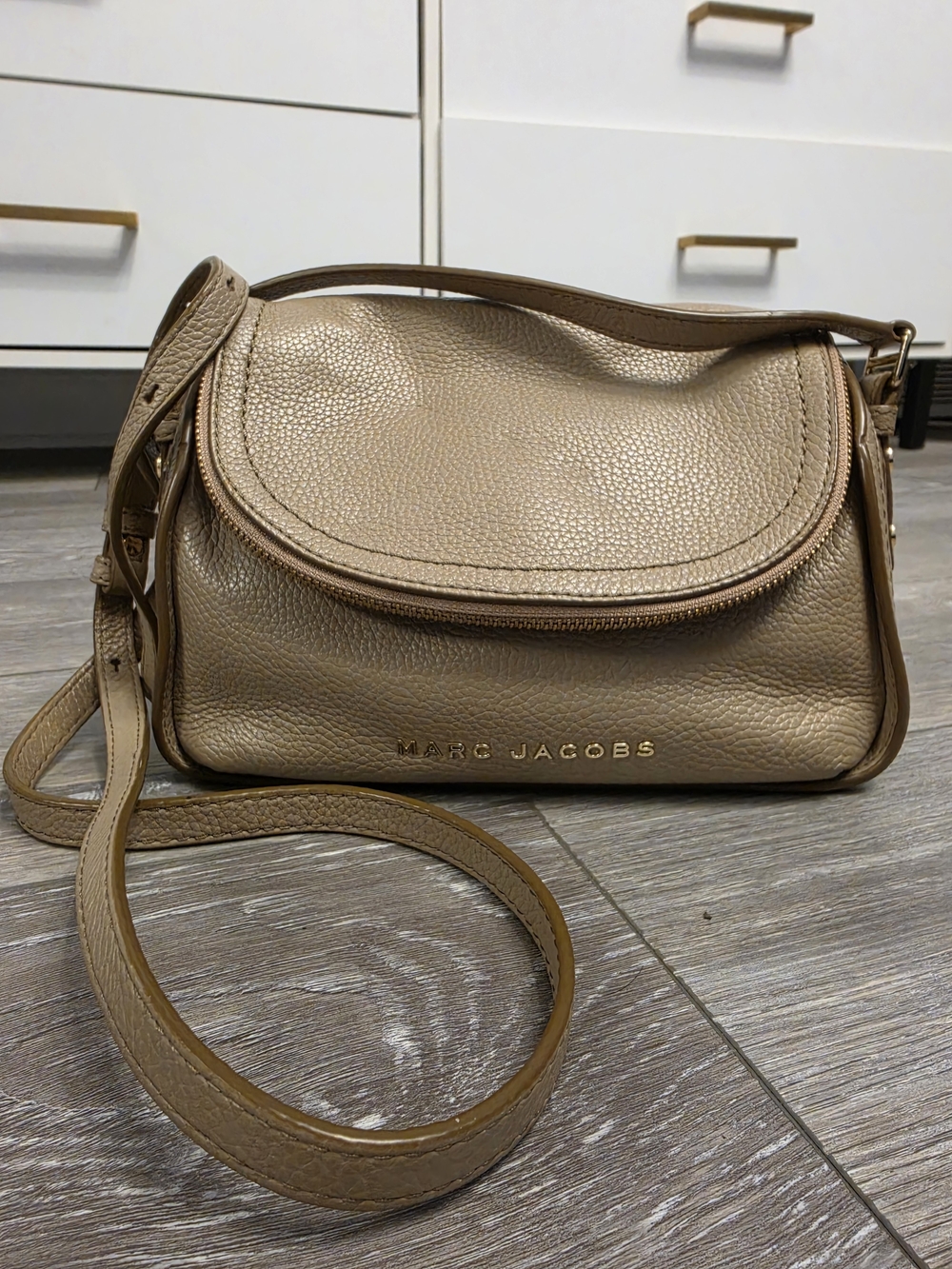 Marc Jacobs Taupe Pebbled Leather Crossbody 100%  Leather